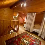 別荘 Et Roulotte Dans Les Vosges *
